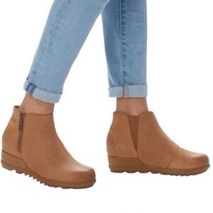 Sorel Women's Evie II waterproof zip wedge ankle boots size 10.5